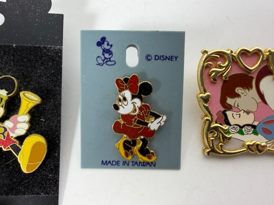 (12) Vintage Disney Trading Pins [Photo 10]