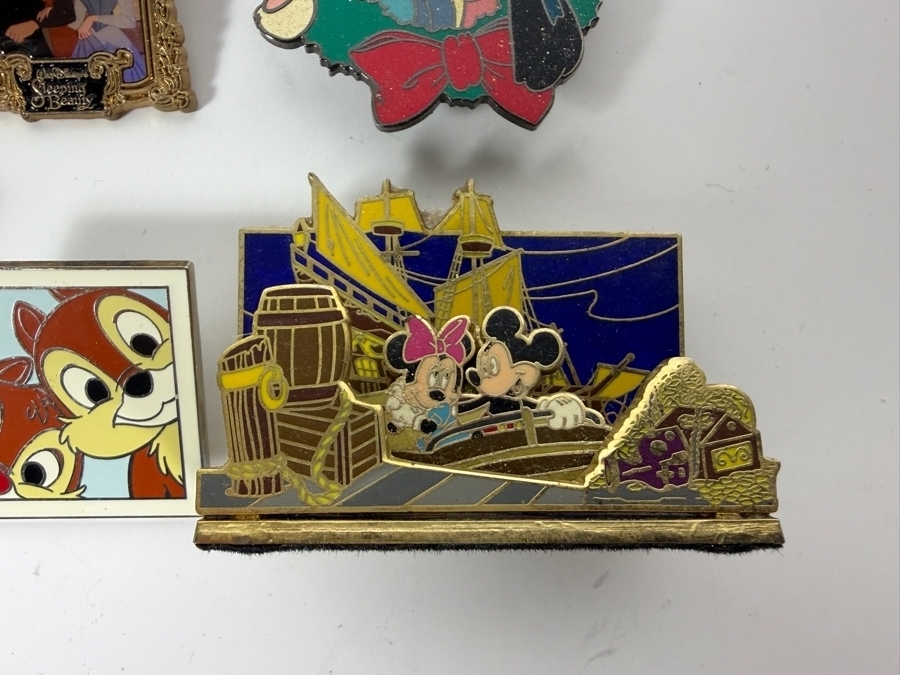 (12) Vintage Disney Trading Pins [Photo 2]