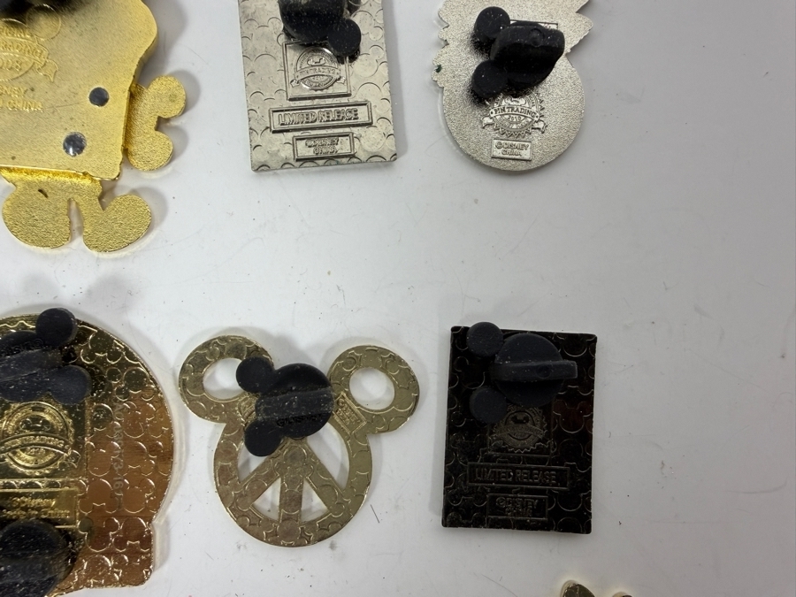 (12) Vintage Disney Trading Pins [Photo 13]