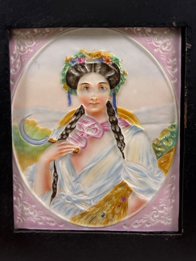 Antique German Porcelain Lithophane Light Box Featuring An Allegorical Portrait Of Summer 5.75'W X 2'D X 7.5'H [Photo 8]