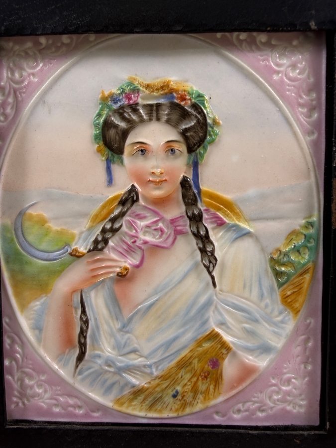 Antique German Porcelain Lithophane Light Box Featuring An Allegorical Portrait Of Summer 5.75'W X 2'D X 7.5'H [Photo 9]