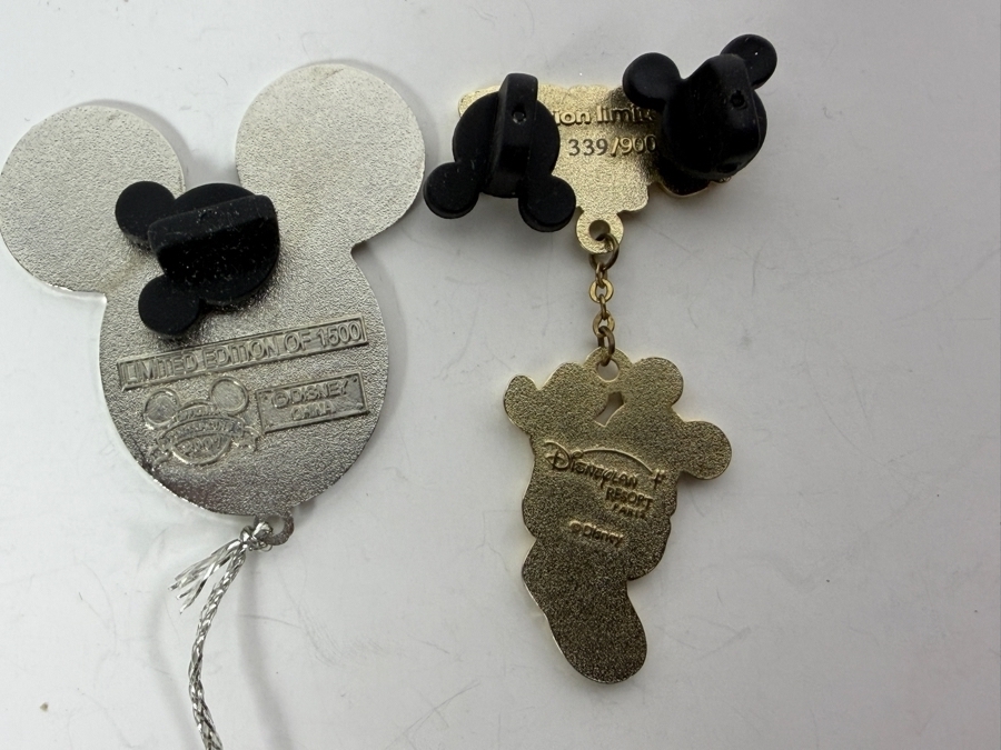 Vintage Limited Edition of 1,500 'Characters on Mickey Mouse Icon' Chip and Dale Disney Trading Pin and Limited Edition of 900 Disney Christmas Pin Featuring Mickey Mouse and Pluto Dangling from a '25 Decembre 2004' Sign [Photo 6]
