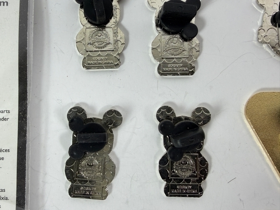 (13) Vintage Disney Trading Pins [Photo 10]