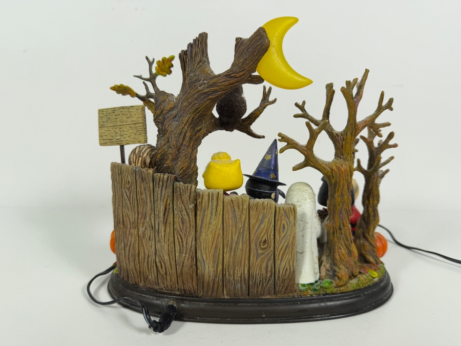 Danbury Mint 'Welcome Great Pumpkin' Lighted Sculpture Featuring the Peanuts Gang 9W X 8H [Photo 7]