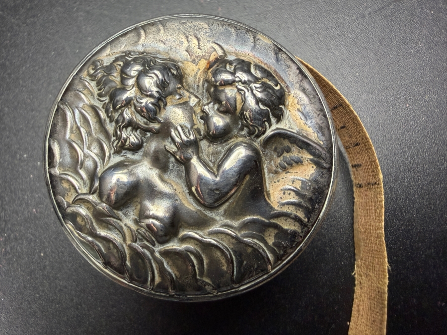 Vintage Unger Brothers Sterling Silver Loves Dream Retractable Sewing Tape Measure Casing (Tape Measure Is Torn) 1.5'W 26.8g [Photo 2]