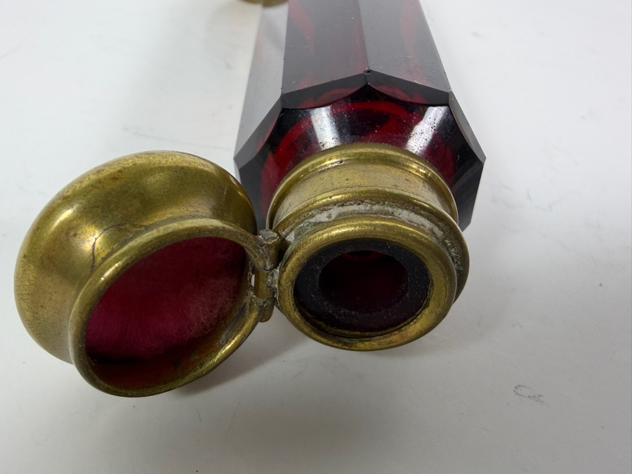 Antique Victorian Faceted Ruby Red Glass Double Ended Scent Bottle With Hinged Brass Caps And Glass Stoppers 5'L [Photo 5]