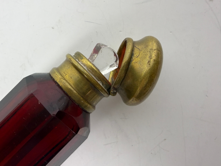 Antique Victorian Faceted Ruby Red Glass Double Ended Scent Bottle With Hinged Brass Caps And Glass Stoppers 5'L [Photo 4]