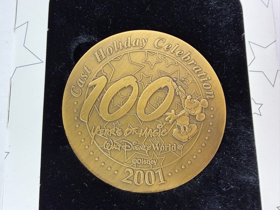 Vintage 2001 Disney Cast Member Walt Disney World '100 Years of Magic' Commemorative Bronze Medal [Photo 4]