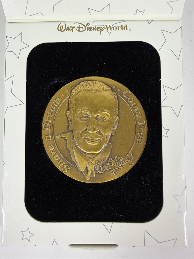 Vintage 2001 Disney Cast Member Walt Disney World '100 Years of Magic' Commemorative Bronze Medal [Photo 2]