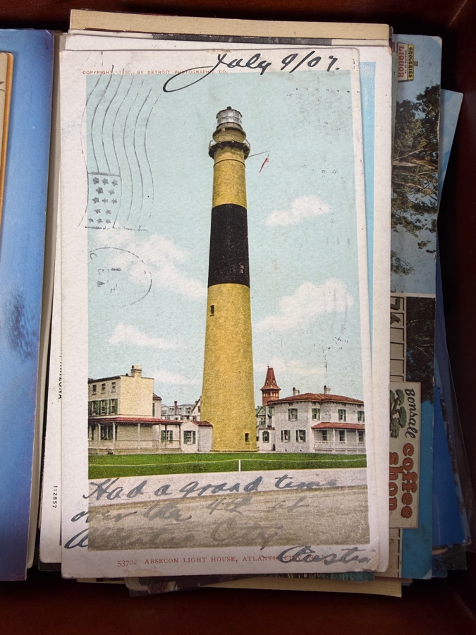Box Filled with Antique / Vintage Postcards - See Photos [Photo 4]