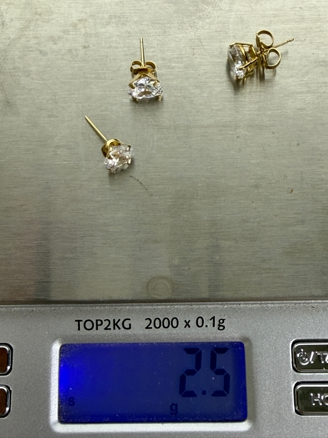 (3) Pairs of 14k Gold Single Earrings 2.5g [Photo 6]