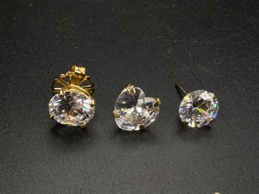 (3) Pairs of 14k Gold Single Earrings 2.5g [Photo 3]