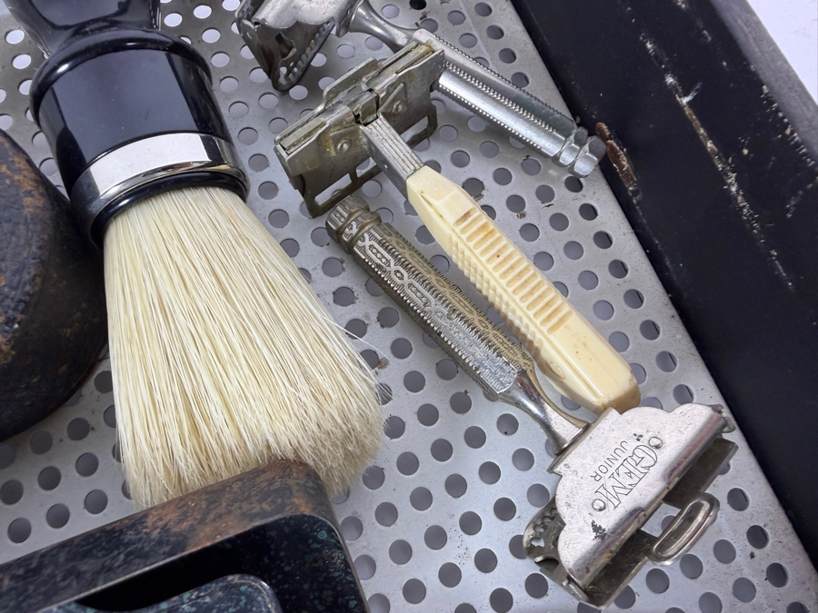 Vintage 1950s Gillette Brand Countertop Store Display Case Filled with Vintage Razors and Shaving Supplies - See Photos 19W X 18D X 3H [Photo 6]