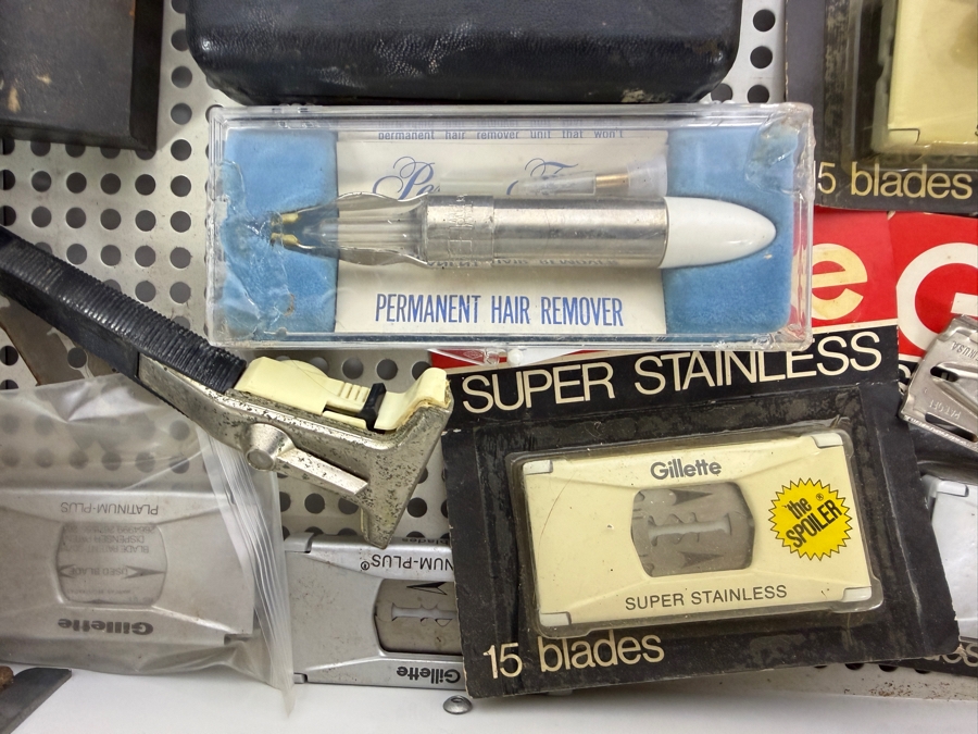 Vintage 1950s Gillette Brand Countertop Store Display Case Filled with Vintage Razors and Shaving Supplies - See Photos 19W X 18D X 3H [Photo 12]