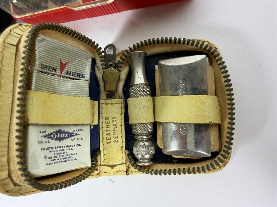 Collection of (4) Vintage Gillette Razors [Photo 4]