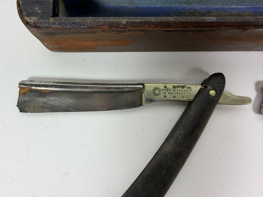 Vintage Pair of Gebruder Dittmar in Heilbronn, Germany Straight Razors with Case [Photo 6]