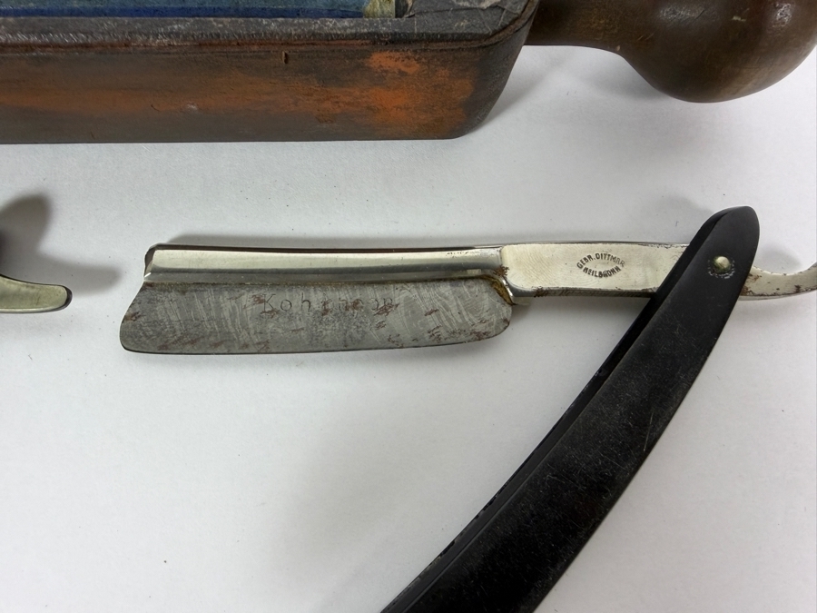 Vintage Pair of Gebruder Dittmar in Heilbronn, Germany Straight Razors with Case [Photo 5]
