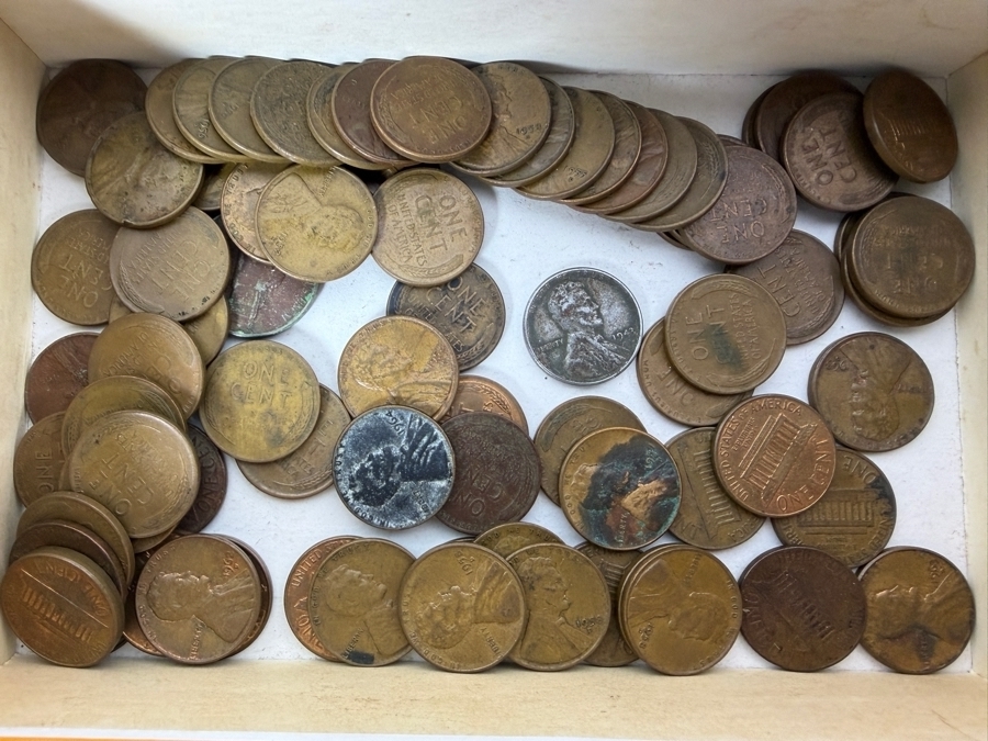 Collection of Vintage United States Lincoln Pennies Cents Plus 1900 Indian Head Cent [Photo 6]