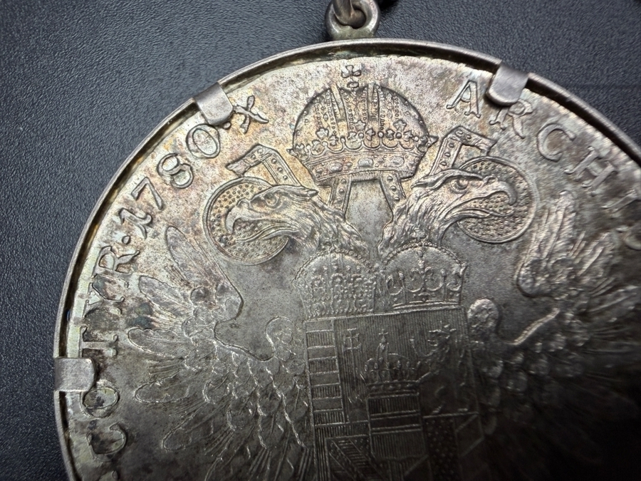 Vintage Austrian Silver 1780 Maria Theresa Thaler Restrike Coin with Sterling Silver Keychain With Heavy Screw Gate Carabiner Clasp 36.1g [Photo 10]