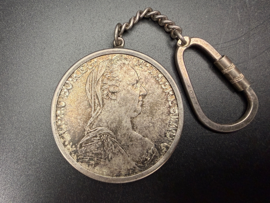 Vintage Austrian Silver 1780 Maria Theresa Thaler Restrike Coin with Sterling Silver Keychain With Heavy Screw Gate Carabiner Clasp 36.1g [Photo 2]