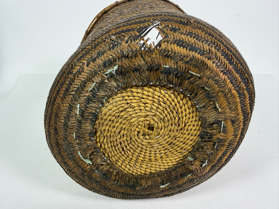 Vintage Dayak Kalimantan Tribal Hand Woven Split Rattan Basket Container Featuring Star Shaped Geometric Motif And Rigid Bail Handle 8.5'W X 14'H [Photo 5]