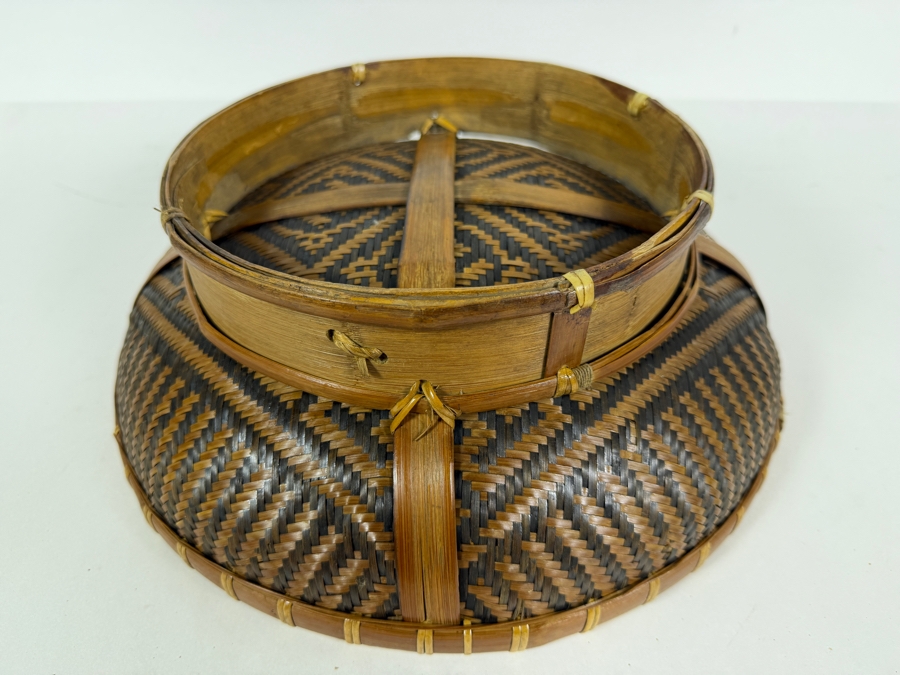 Vintage Chinese Two Tone Split Bamboo Winnowing Wedding Platter Basket With Woven Wan Character And Greek Key Fret Motifs 12.5'W X 4.5'H [Photo 6]