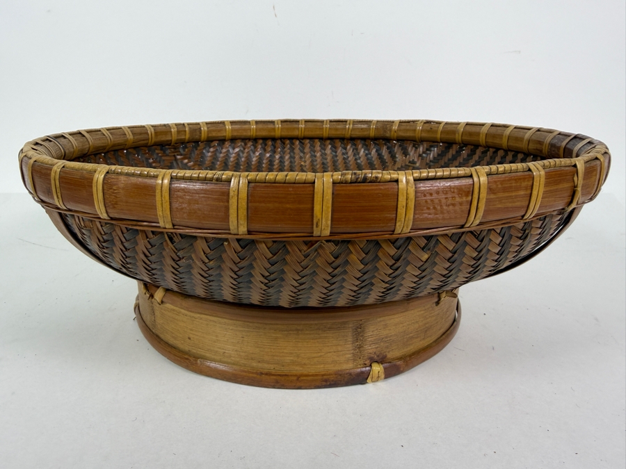 Vintage Chinese Two Tone Split Bamboo Winnowing Wedding Platter Basket With Woven Wan Character And Greek Key Fret Motifs 12.5'W X 4.5'H [Photo 4]