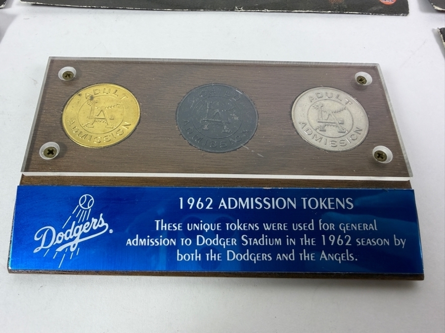 Just Added - Vintage 1962 Los Angeles Dodgers Stadium Grand Opening Ticket Admission Tokens Set Plus Eight Union 76 Vin Scully Vinyl Records [Photo 4]