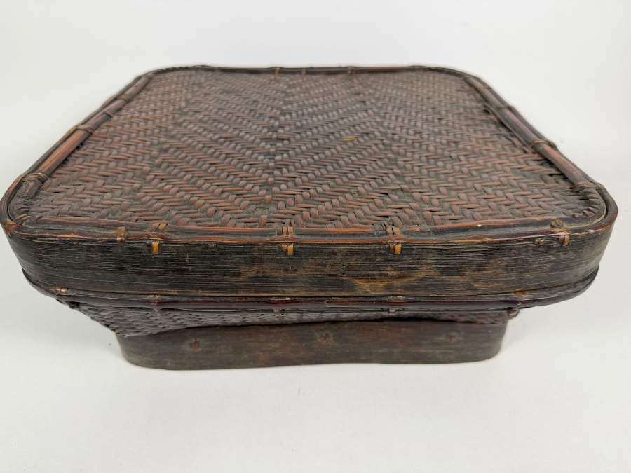 Antique Ifugao 'Camuan' Rice Basket from the Philippines 15W X 15D X 6H [Photo 2]
