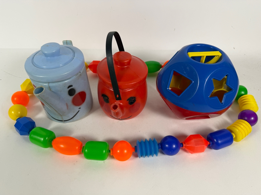  Vintage Toys Including a Tupperware Shape-O Toy and Pair of Toy Coffee and Tea Pots from Tanda Toys Plus Fisher-Price Snap-Lock Beads [Photo 2]
