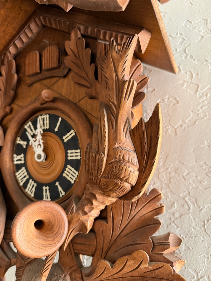 Large Vintage Black Forest Germany Wooden Hunter-Style Cuckoo Clock Working [Photo 5]