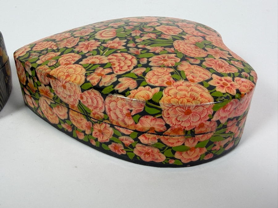 (2) Vintage Kashmiri Paper Mache Heart Shaped Trinket Boxes [Photo 7]