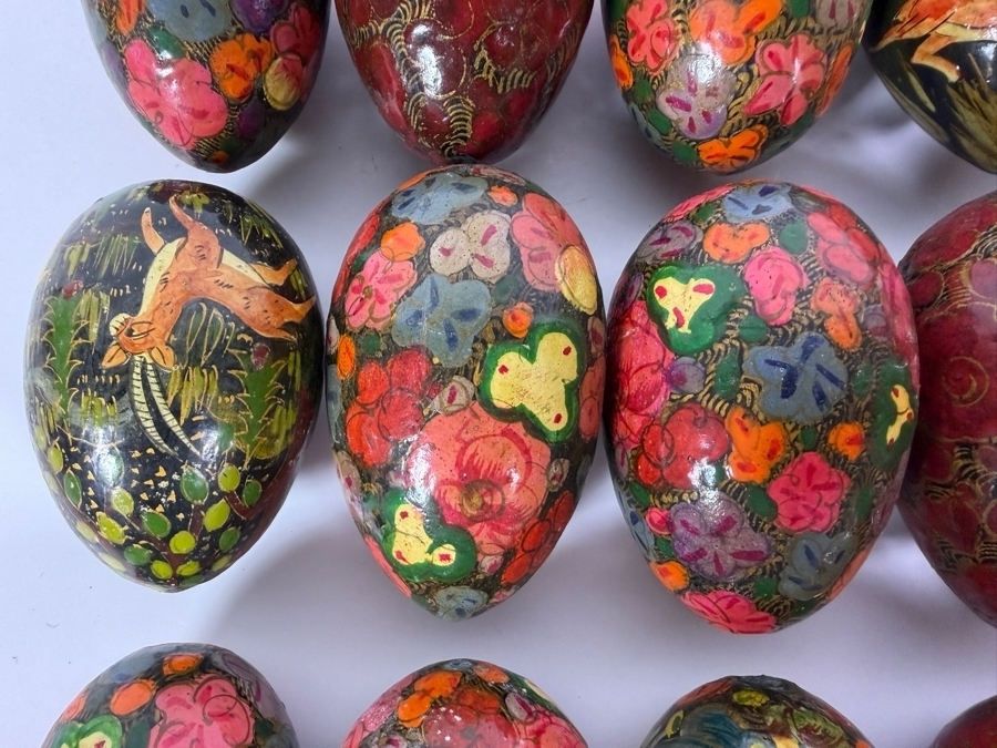 (21) Vintage Hand-painted Lacquered Paper Mache Eggs from Kashmir [Photo 3]