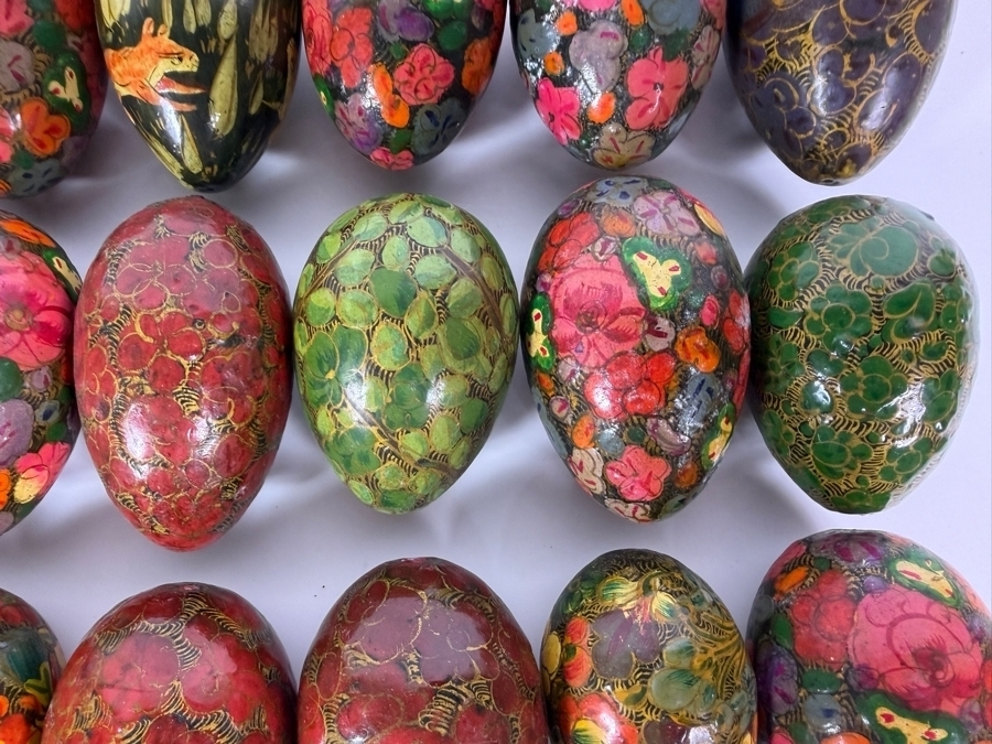 (21) Vintage Hand-painted Lacquered Paper Mache Eggs from Kashmir [Photo 4]