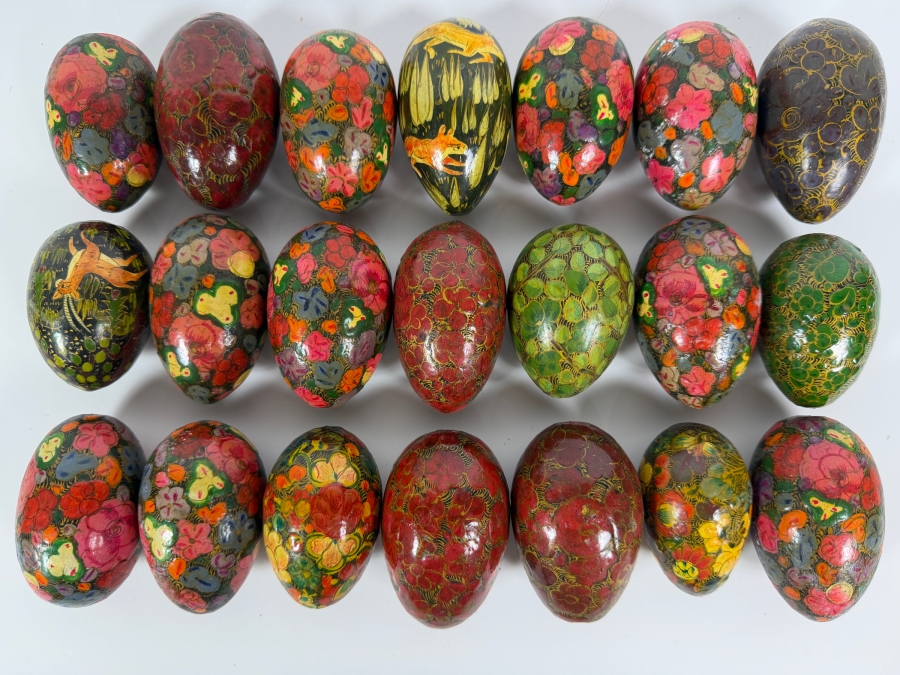 (21) Vintage Hand-painted Lacquered Paper Mache Eggs from Kashmir [Photo 2]