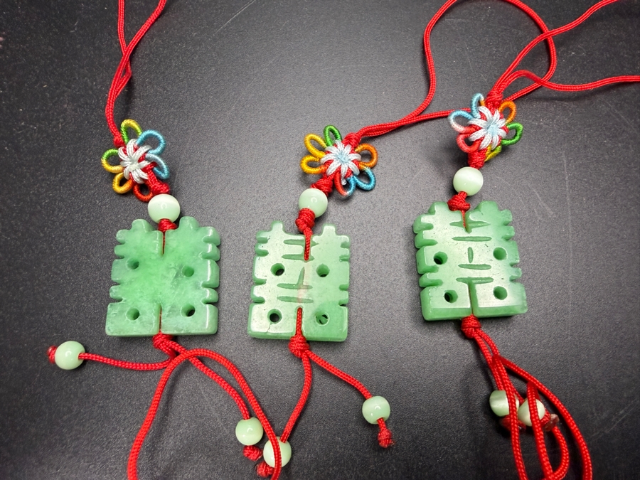 Chinese Green Hardstone Carved Double Happiness Pagoda And Fish Pendants Six Piece Collection [Photo 6]