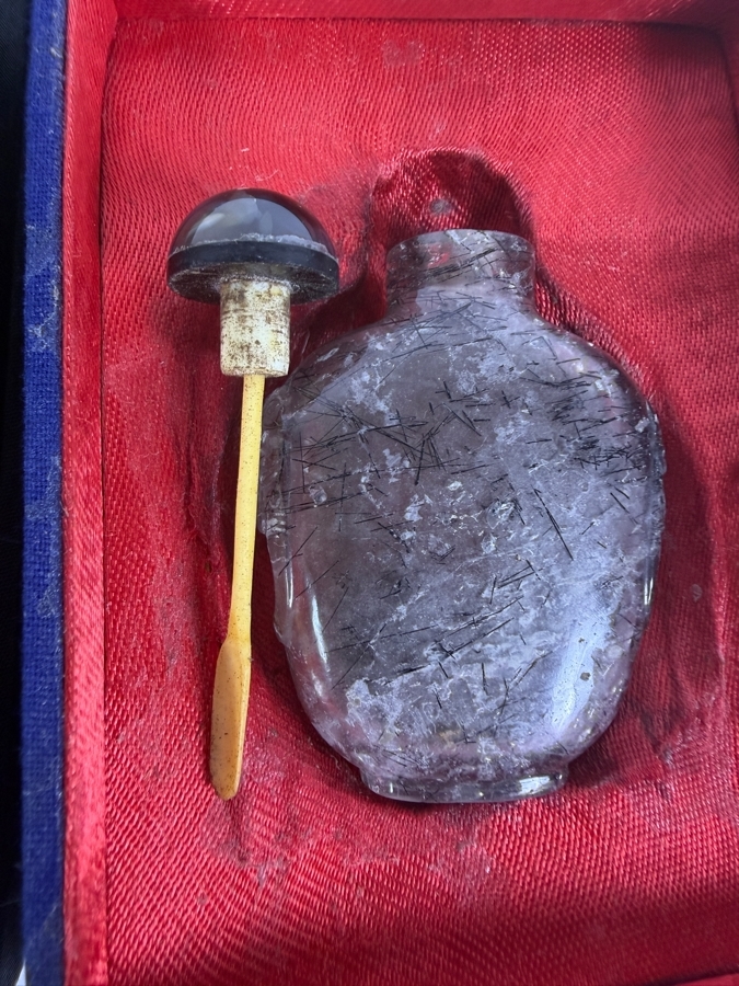 Two Boxed Chinese Snuff Bottles Including A Rutilated Hair Quartz Bottle [Photo 5]