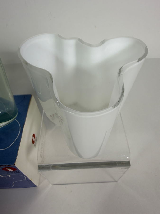 Iittala Alvar Aalto Light Green And Opal White Glass Mini Vases Two Piece Set With Box 3.75'H [Photo 5]