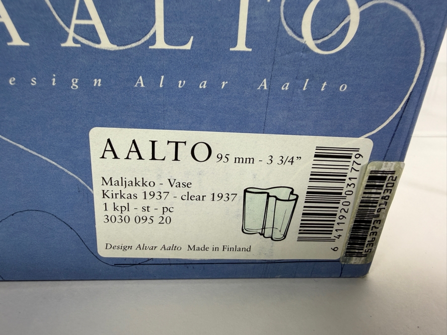 Iittala Alvar Aalto Light Green And Opal White Glass Mini Vases Two Piece Set With Box 3.75'H [Photo 8]