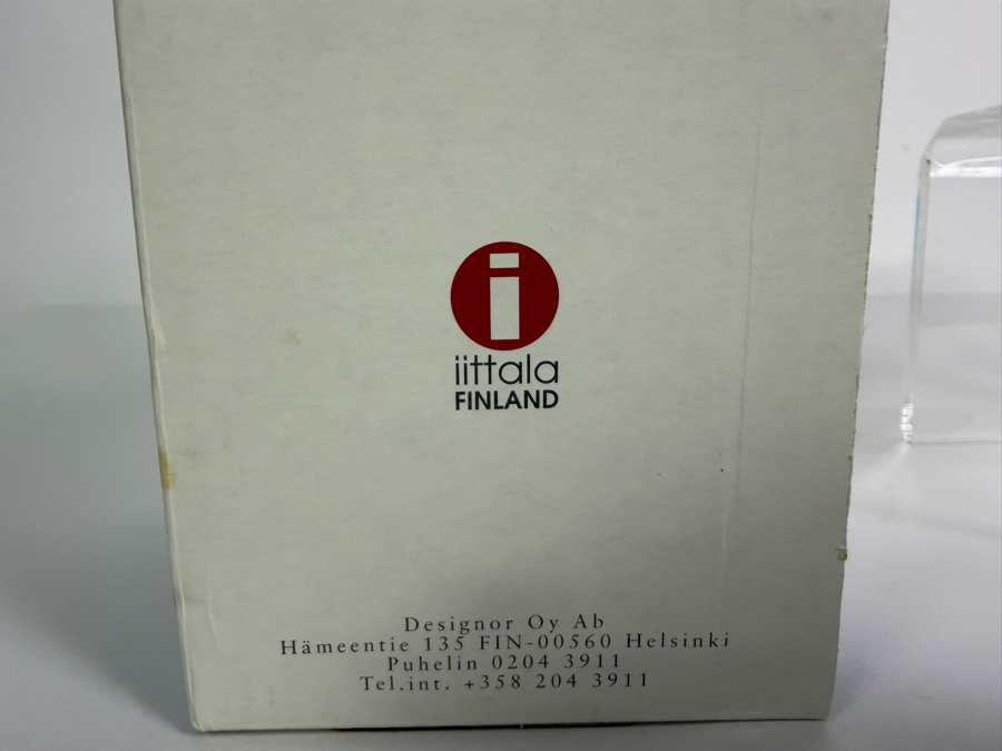 Iittala Alvar Aalto Light Green And Opal White Glass Mini Vases Two Piece Set With Box 3.75'H [Photo 6]