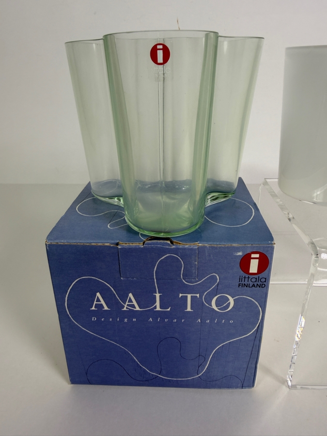 Iittala Alvar Aalto Light Green And Opal White Glass Mini Vases Two Piece Set With Box 3.75'H [Photo 3]