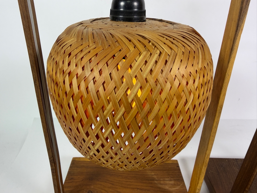 Pair of Vintage Mid-Century Modern Woven Bamboo Shade Table Lamps 17'H [Photo 3]