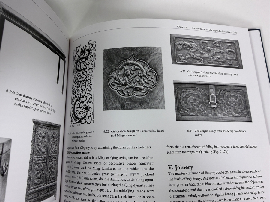Two-volume Set Hardcover Books Titled Connoisseurship of Chinese Furniture: Ming and Early Qing Dynasties by Wang Shixiang [Photo 10]