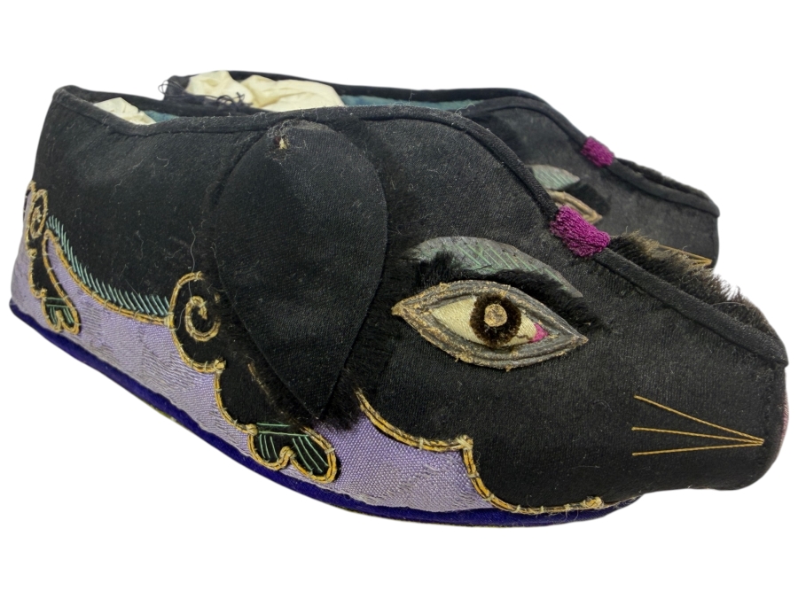 Vintage Pair Of Chinese Handmade Embroidered Silk Children's Shoes 6L
