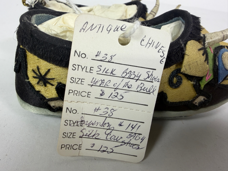 Antique Pair Of Chinese Handmade Embroidered Silk Year of the Bull Children's Shoes 5L [Photo 4]