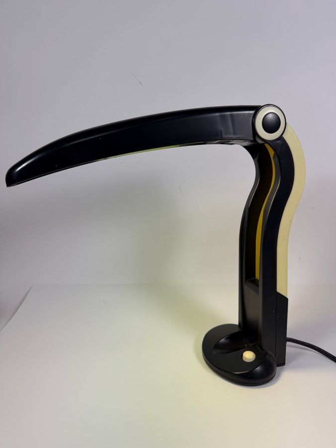 Vintage 1980s Postmodern Pop Art H T Huang For Huangslite Black And Cream Plastic Articulating Toucan Desk Lamp 13.5'H [Photo 4]