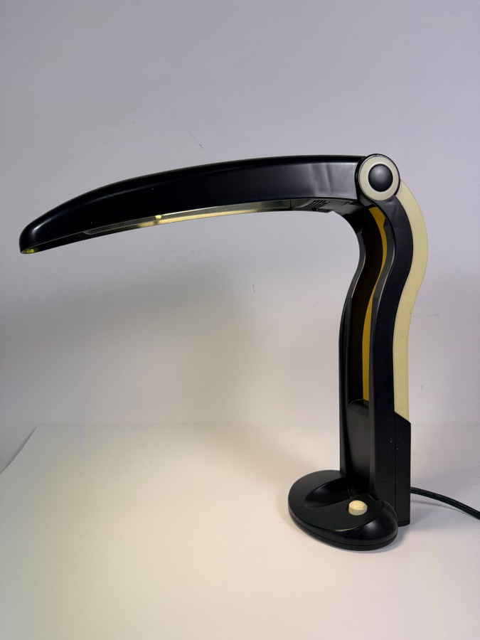 Vintage 1980s Postmodern Pop Art H T Huang For Huangslite Black And Cream Plastic Articulating Toucan Desk Lamp 13.5'H [Photo 3]