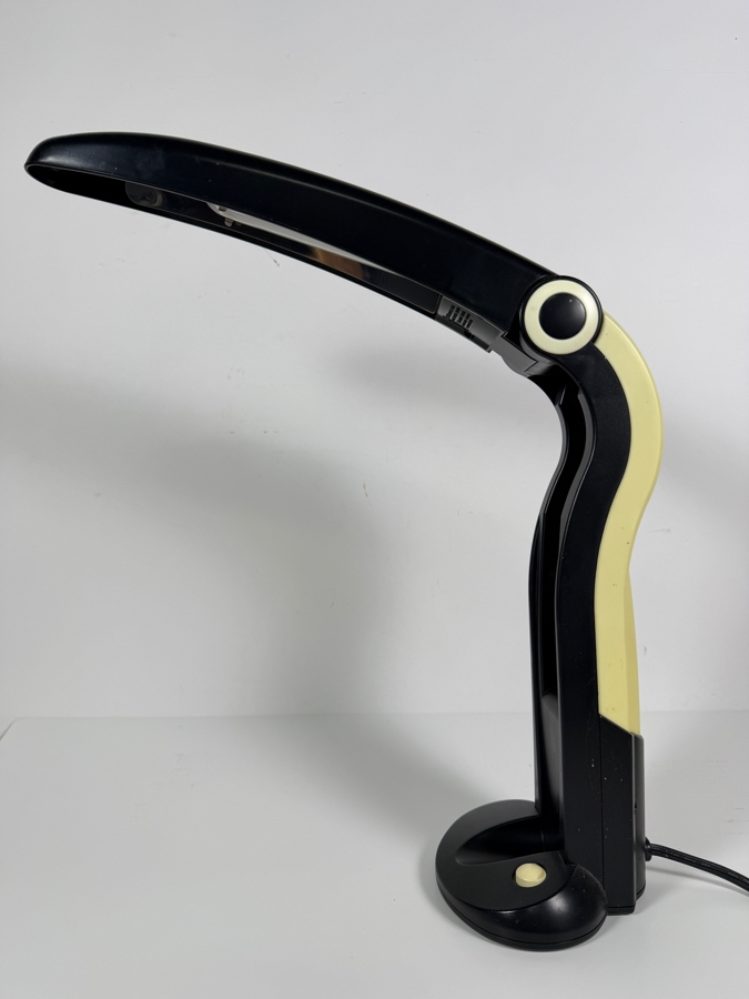 Vintage 1980s Postmodern Pop Art H T Huang For Huangslite Black And Cream Plastic Articulating Toucan Desk Lamp 13.5'H [Photo 6]