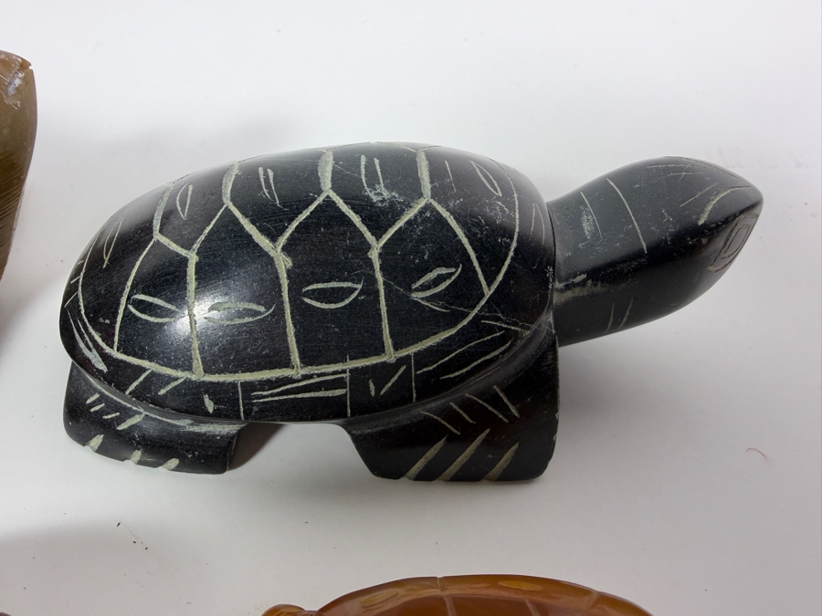 Collection Of Seven Vintage Hand Carved Semi Precious Stone And Mineral Figural Sea Turtle Sculptures Including Carnelian, Agate, Tiger Eye, Soapstone And Pipestone [Photo 7]