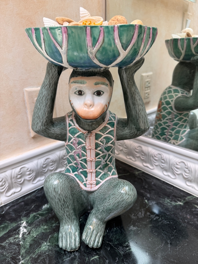 Vintage Andrea By Sadek Chinoiserie Porcelain Monkey Butler Pedestal Catchall Bowl With Shells 14'H [Photo 4]